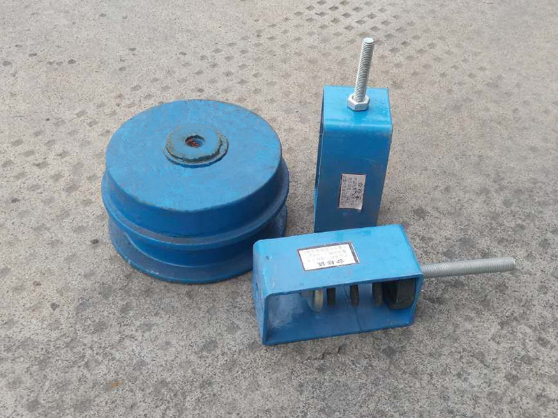 落地，吊鉤式減震器